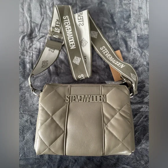 Steve Madden Quilted Crossbody Bag Taupe Beige Adjustable Strap NWT - Picture 3 of 8